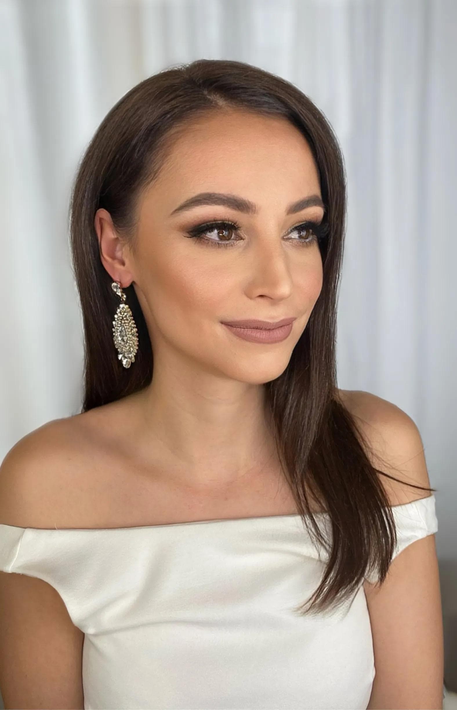 Glamorous evening makeup look with smoky eye for a black-tie gala